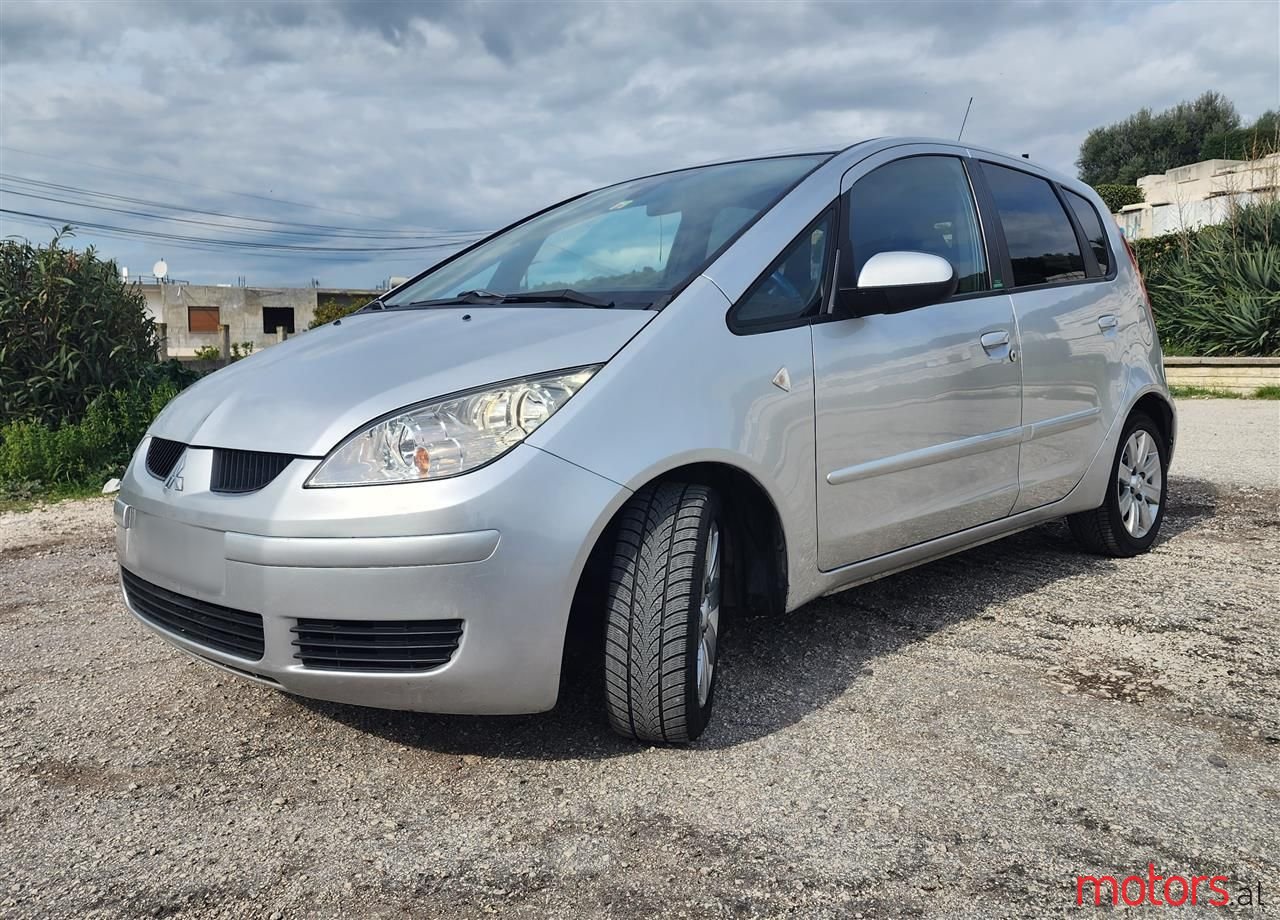 2007' Mitsubishi Colt photo #6