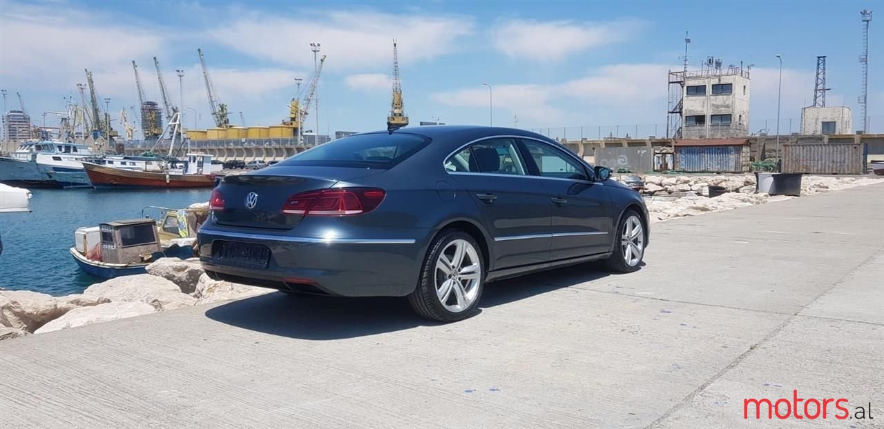 2013' Volkswagen Passat photo #6