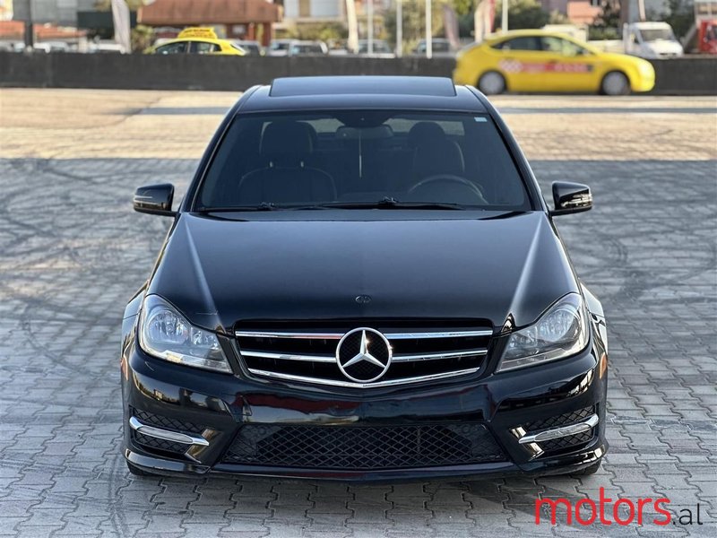 2012' Mercedes-Benz C 300 photo #2