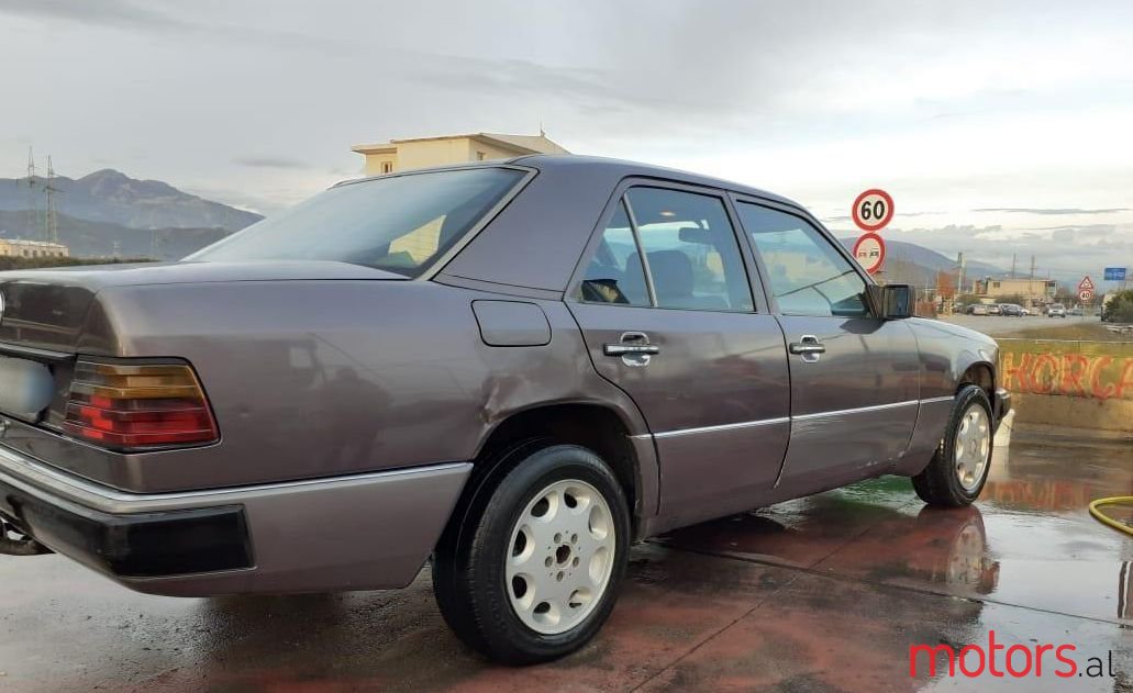 1992' Mercedes-Benz 200 photo #1