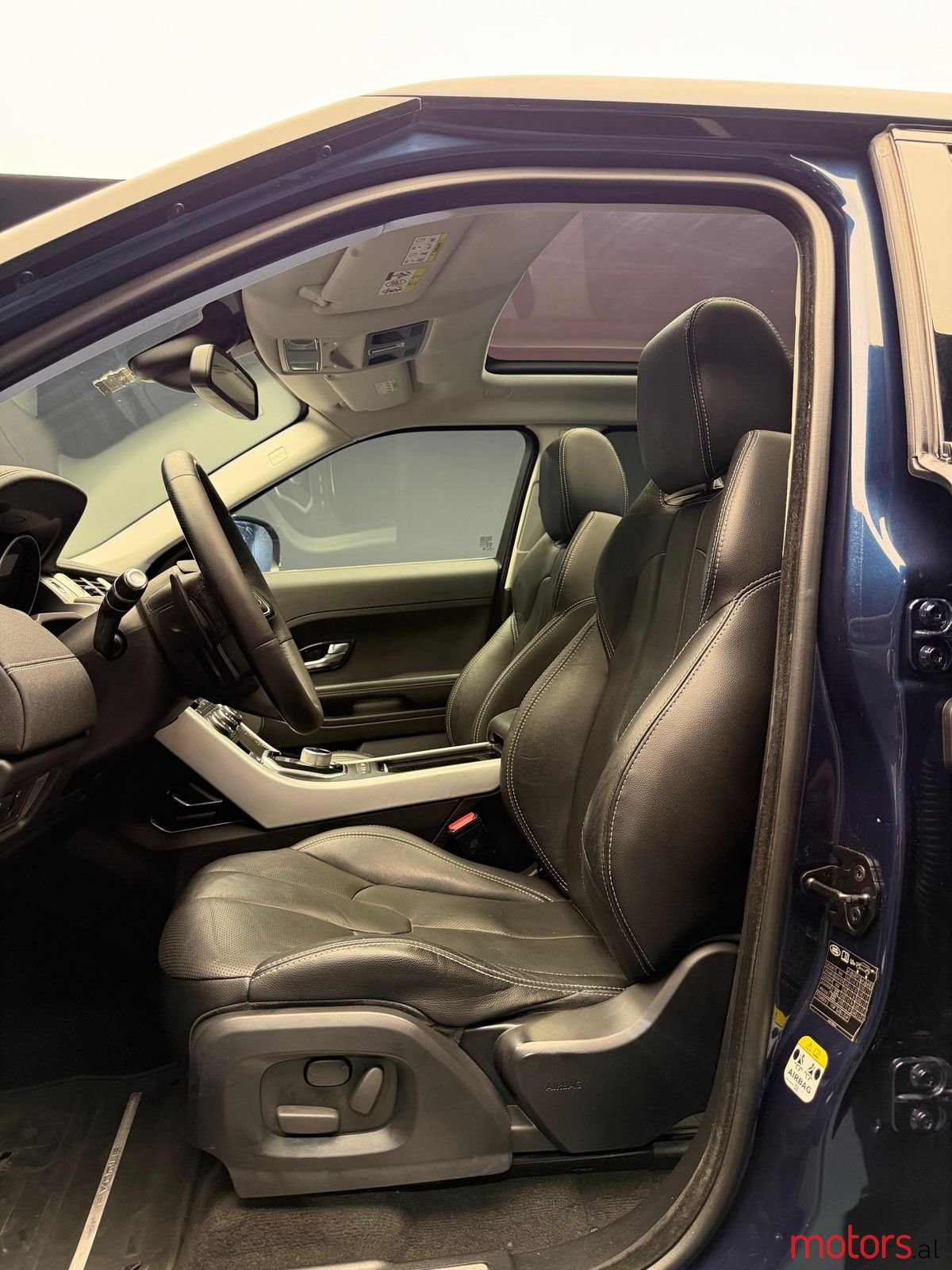 2013' Land Rover Range Rover Evoque photo #3