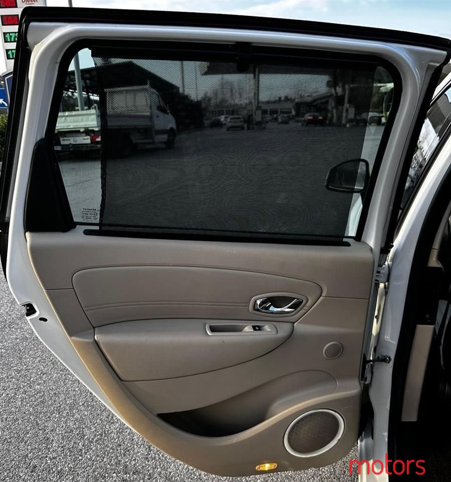 2012' Renault Grand Scenic photo #5