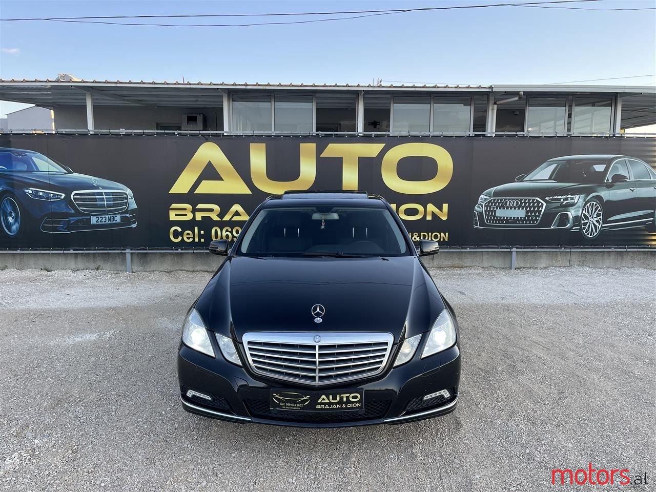 2011' Mercedes-Benz E 300 photo #6