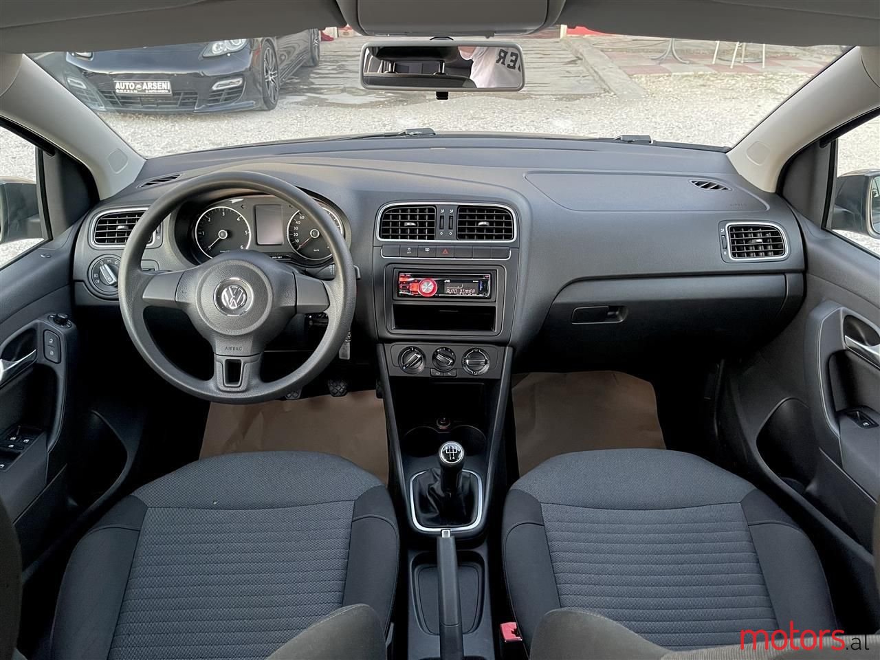 2012' Volkswagen Polo photo #6