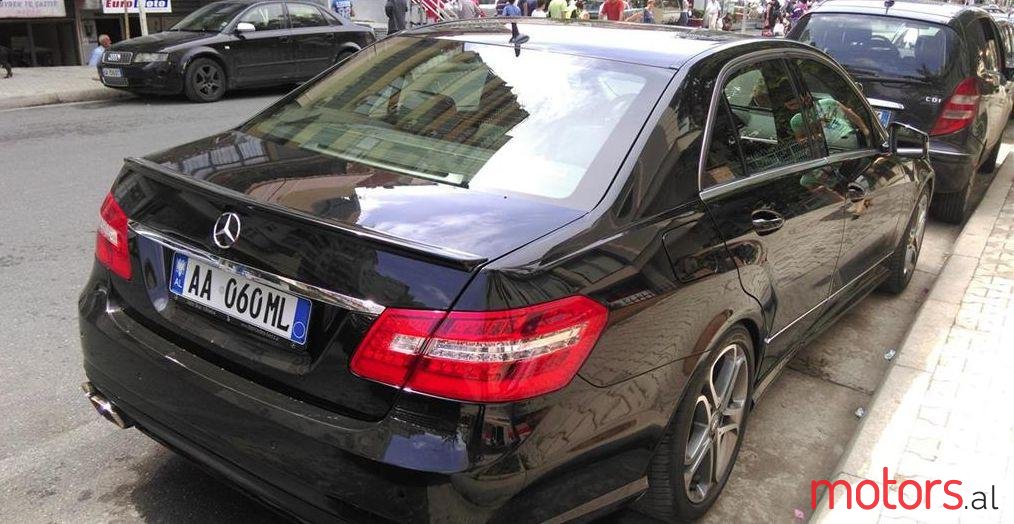 2009' Mercedes-Benz E 220 photo #1