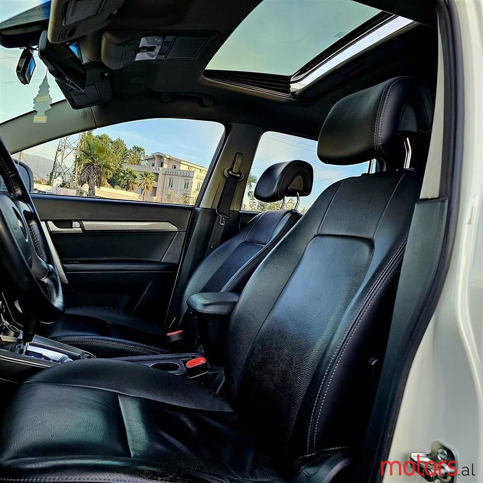 2012' Chevrolet Captiva photo #6