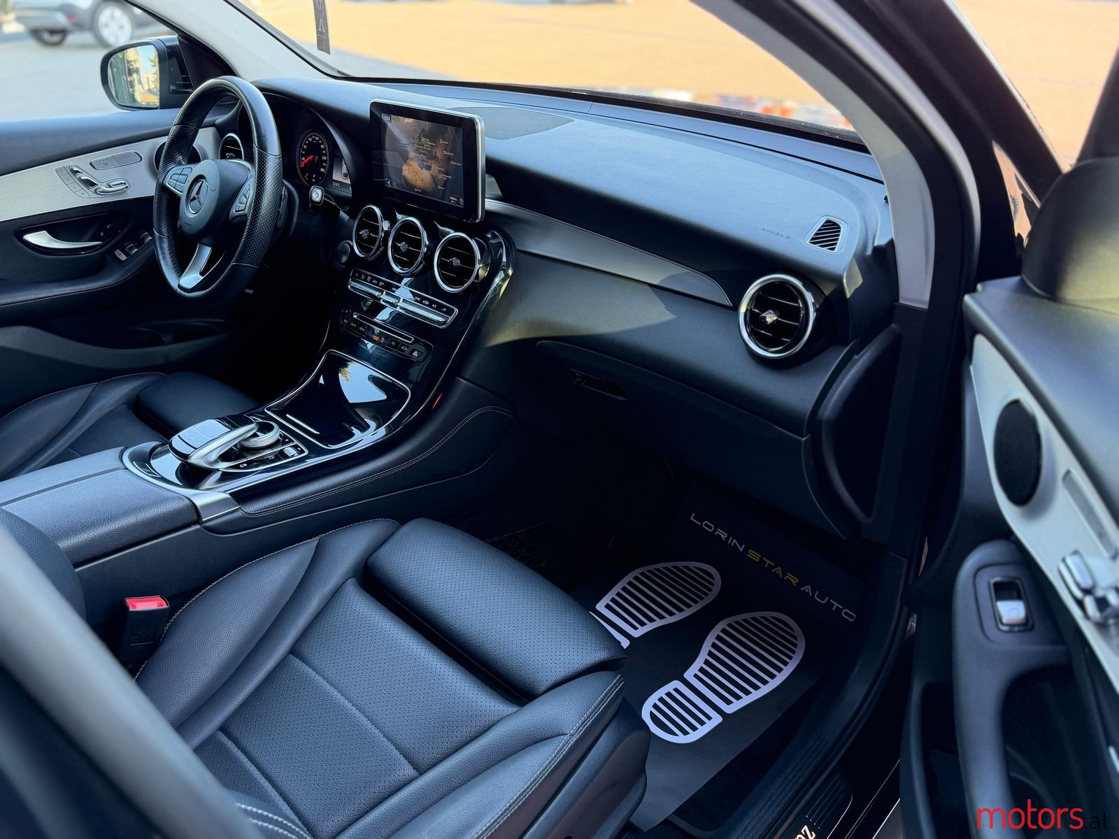 2018' Mercedes-Benz GLC 220 photo #3