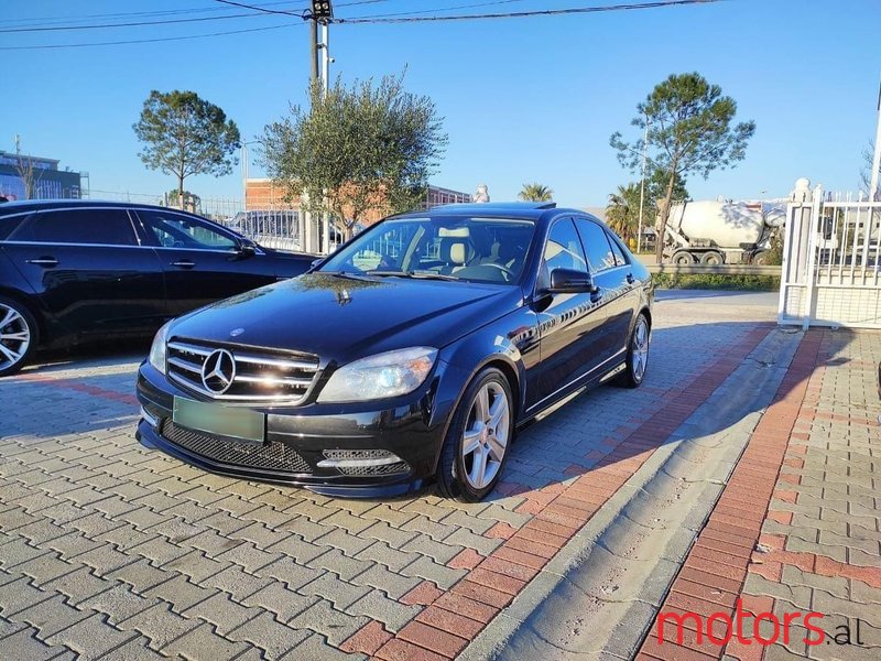 2011' Mercedes-Benz C 300 photo #5