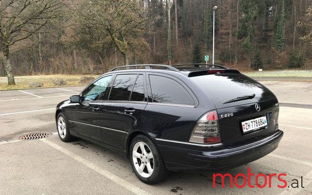 2005' Mercedes-Benz 220 photo #2