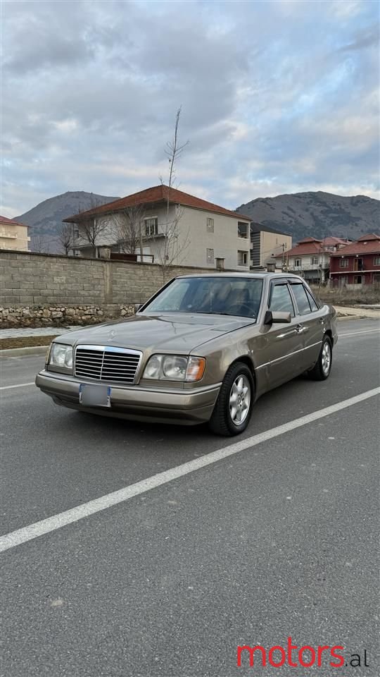 1990' Mercedes-Benz 200 photo #1