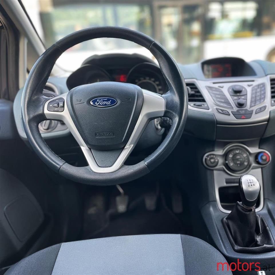 2010' Ford Fiesta photo #6