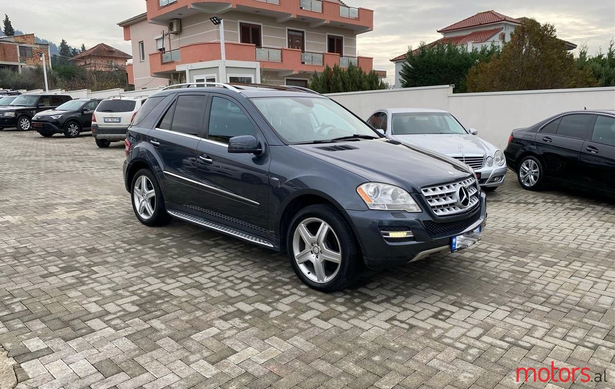 2011' Mercedes-Benz ML 350 photo #1