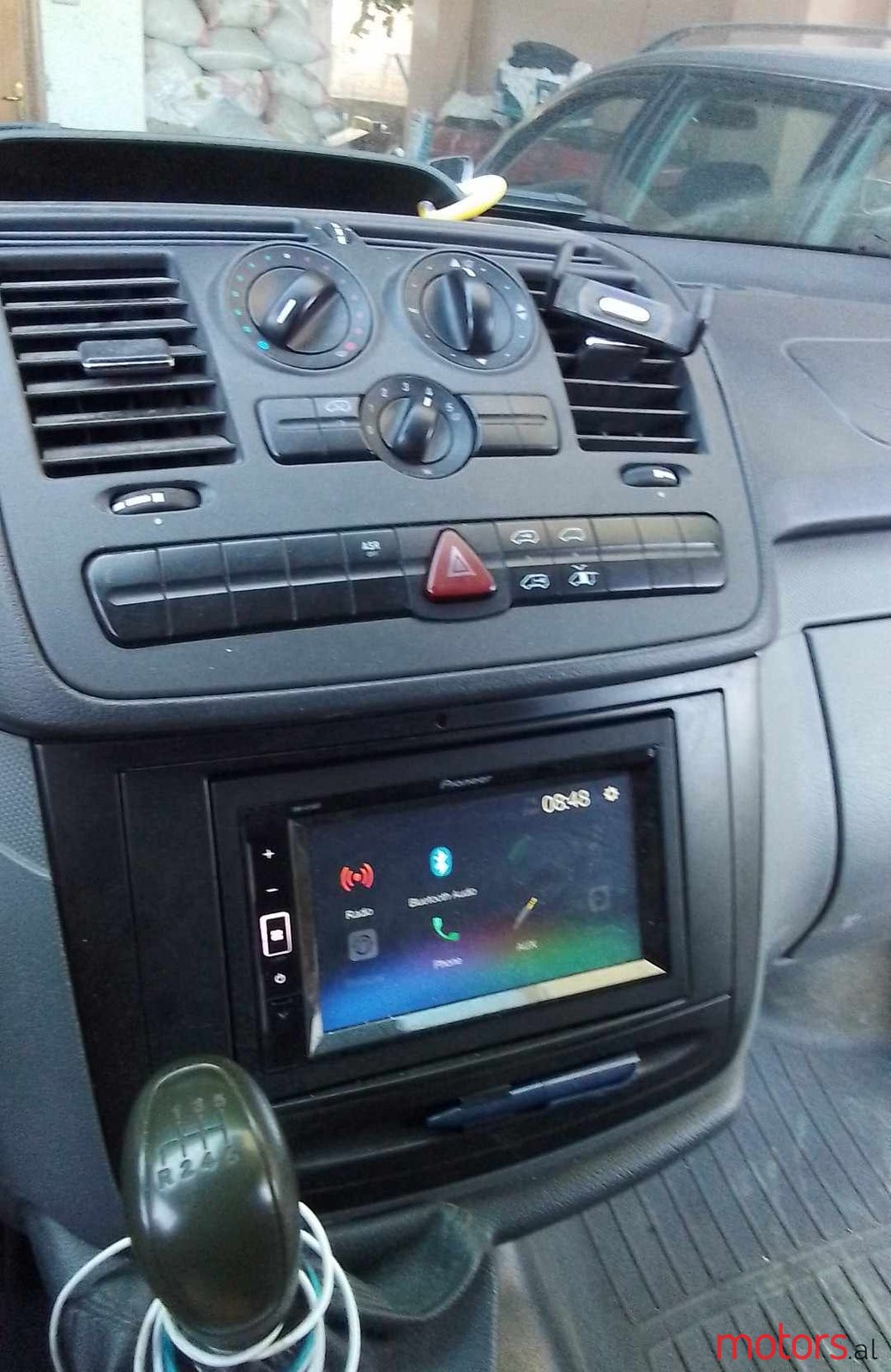 2010' Mercedes-Benz photo #7