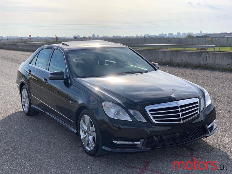 2012' Mercedes-Benz E 350 photo #5