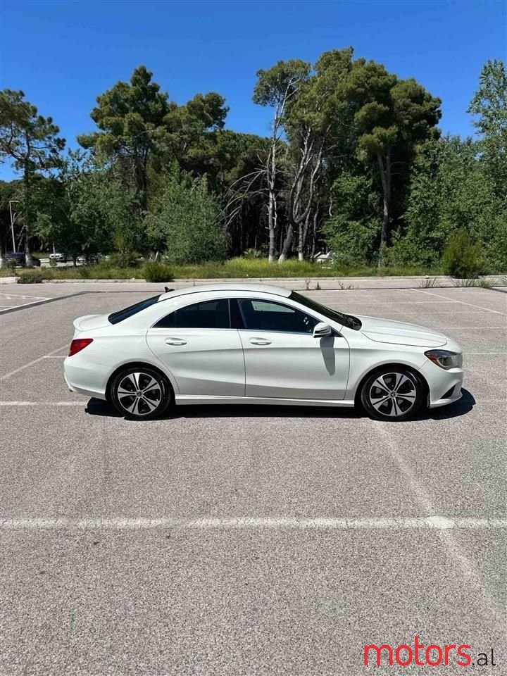 2014' Mercedes-Benz CLA 250 photo #3