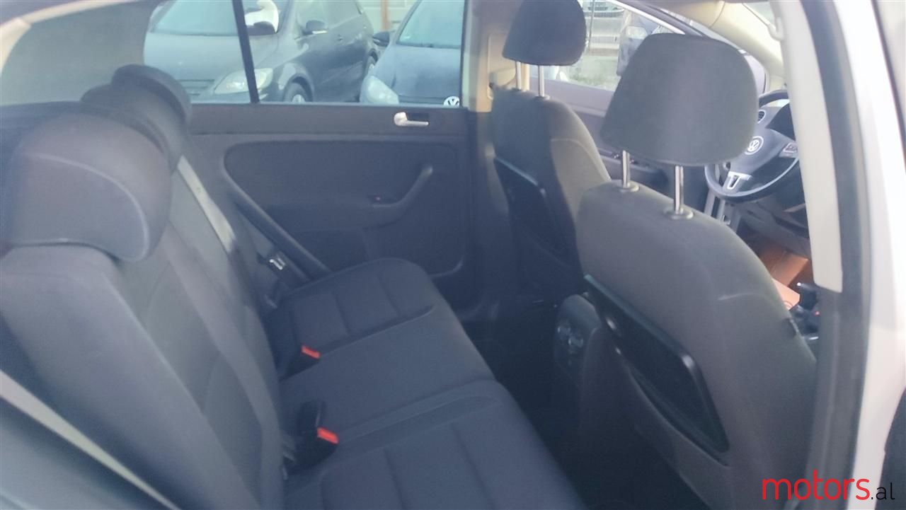 2010' Volkswagen Golf Plus photo #6