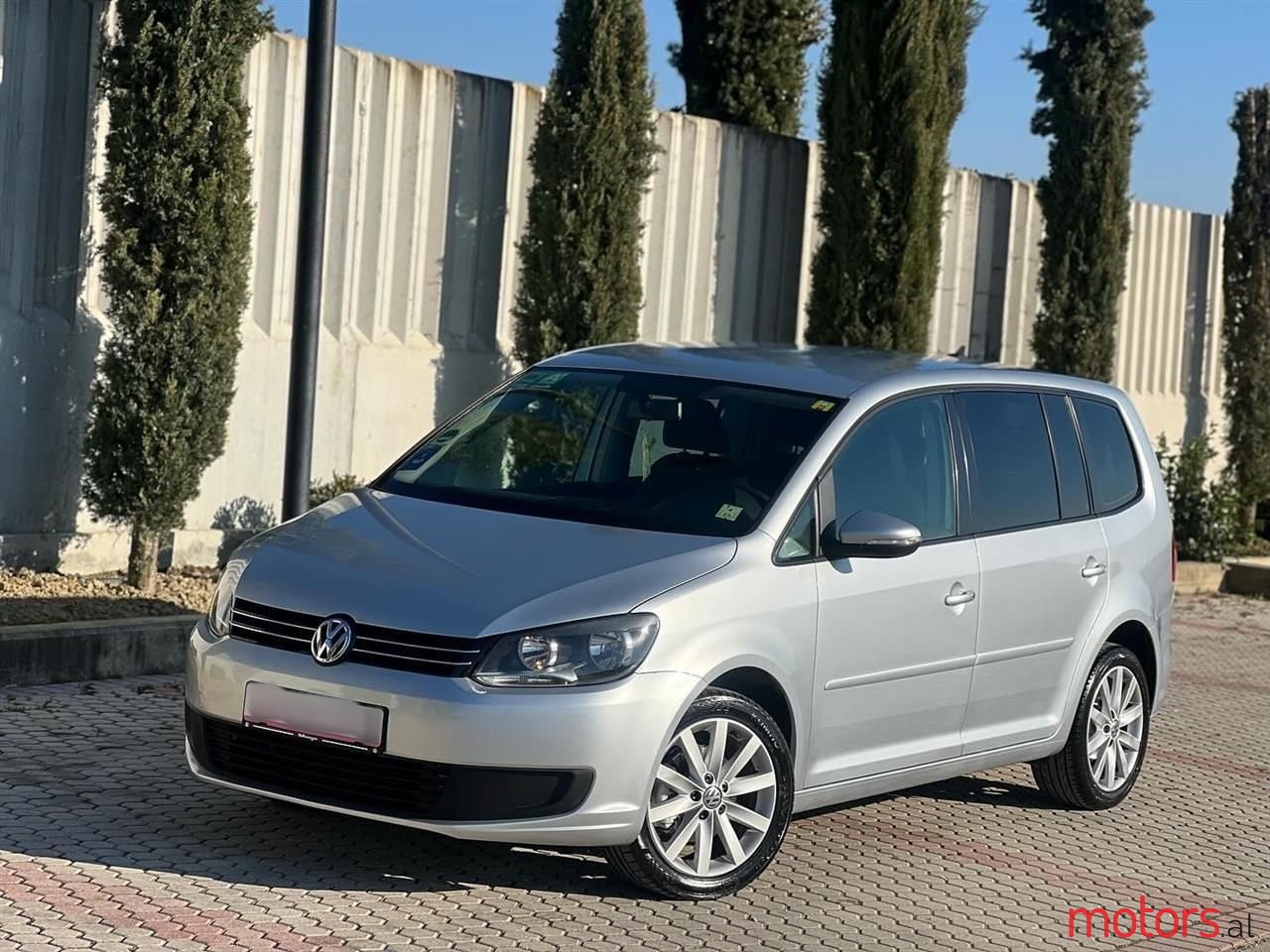 2012' Volkswagen Touran photo #1