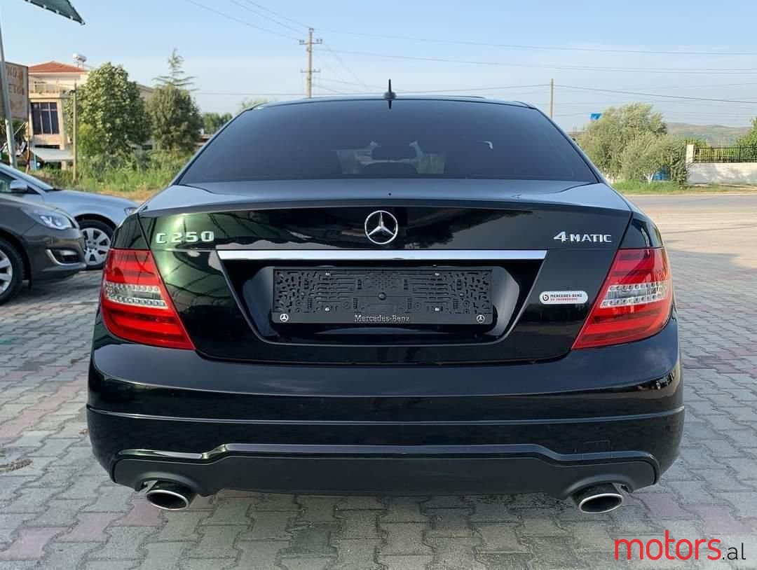 2012' Mercedes-Benz C 250 photo #5