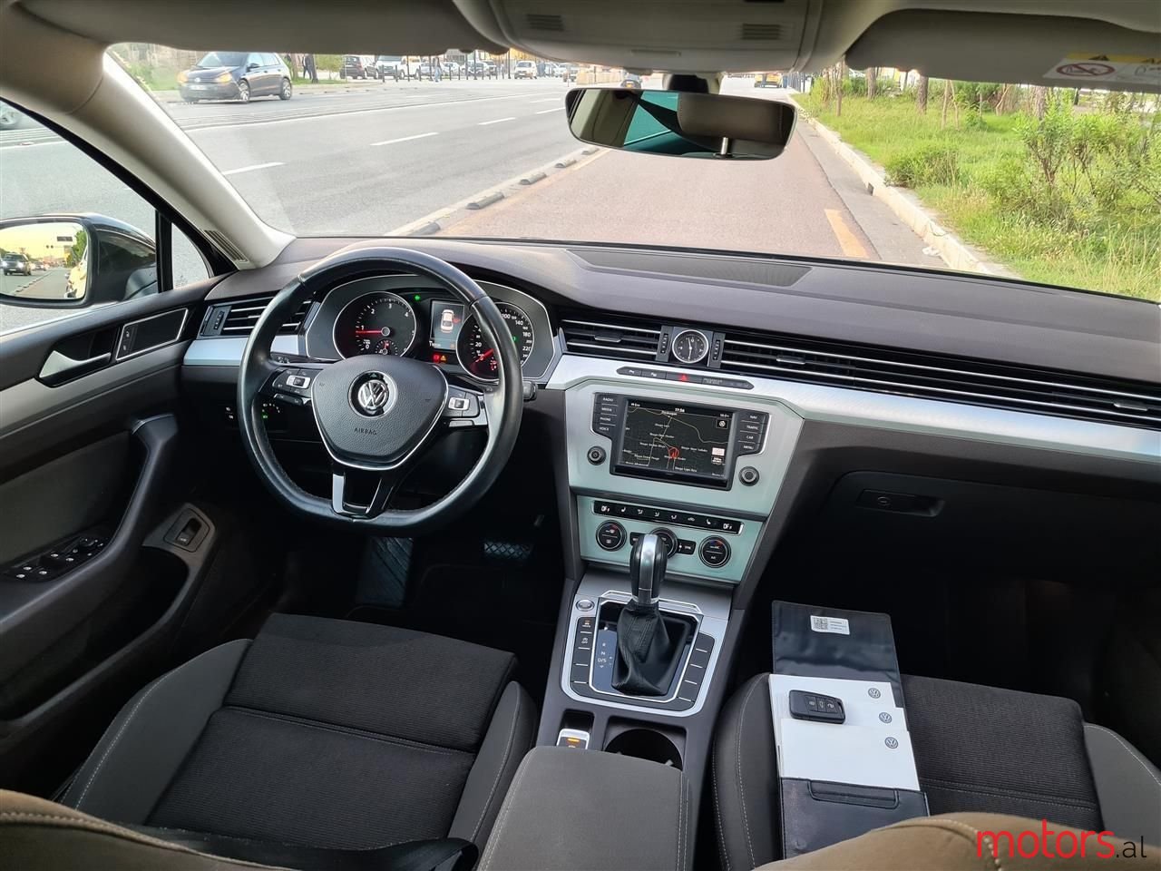 2017' Volkswagen Passat photo #2