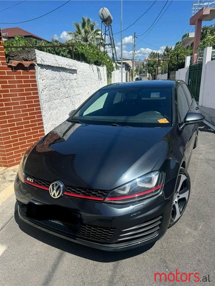 2016' Volkswagen Golf photo #2