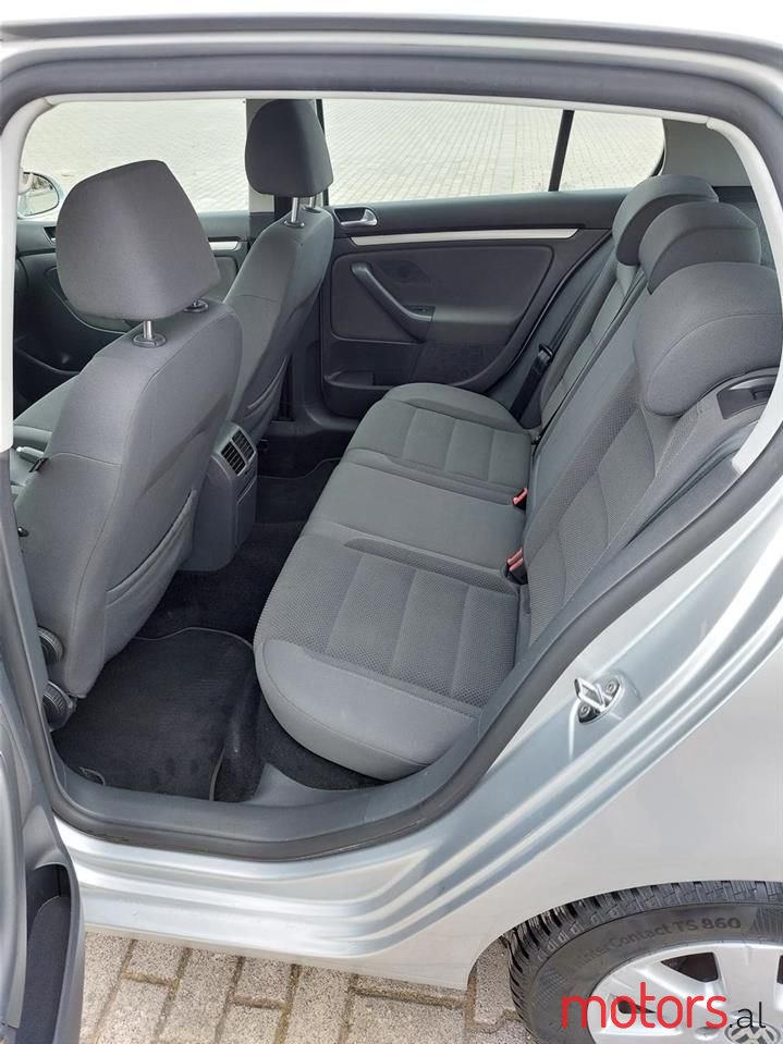 2007' Volkswagen Golf photo #6