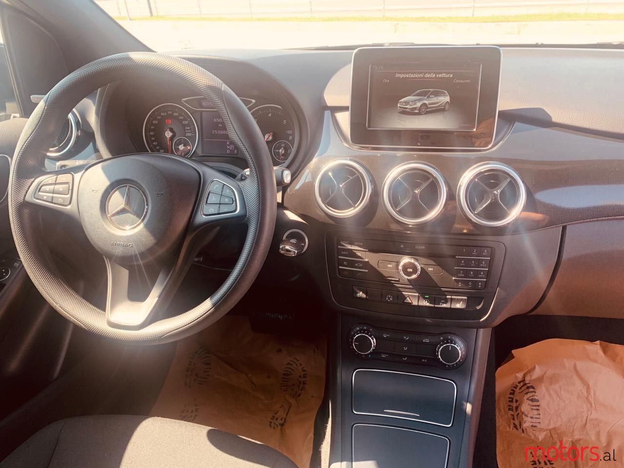 2015' Mercedes-Benz B 180 photo #6