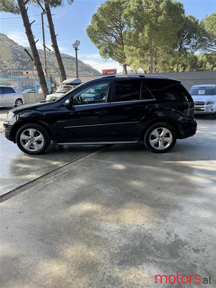 2010' Mercedes-Benz ML 320 photo #2