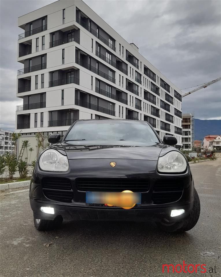 2005' Porsche Cayenne photo #4