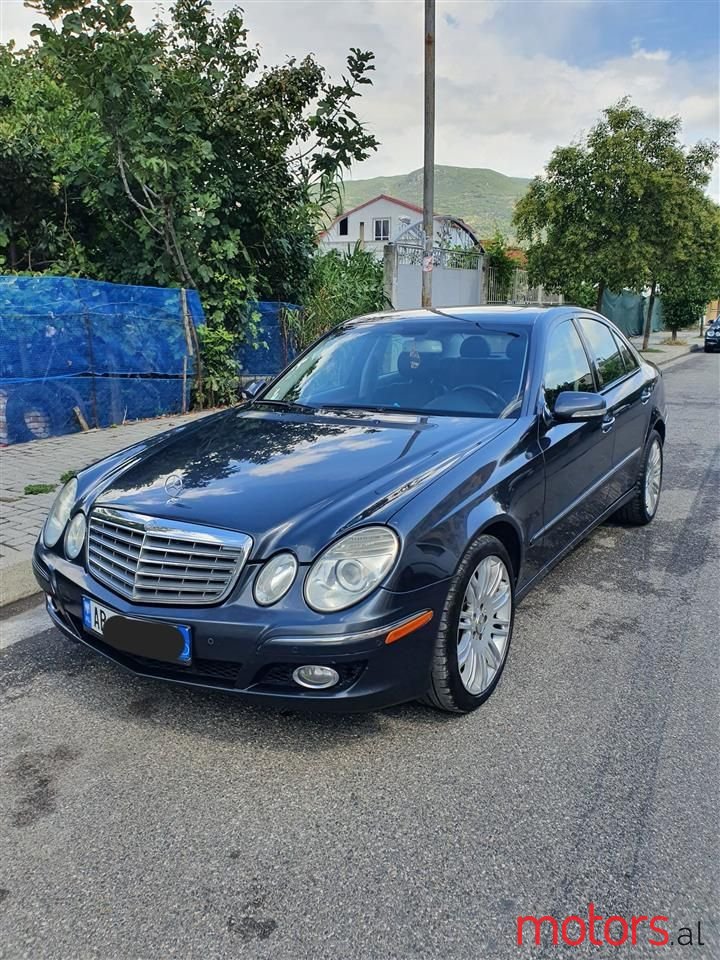 2008' Mercedes-Benz E 300 photo #2