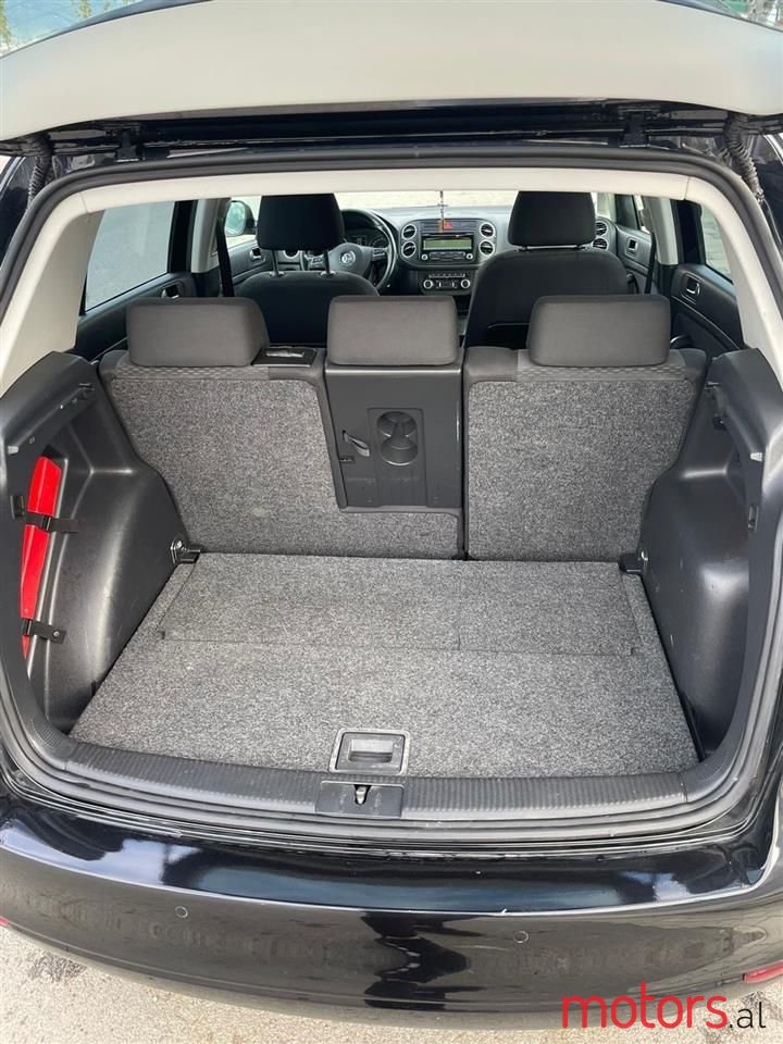 2009' Volkswagen Golf Plus photo #5