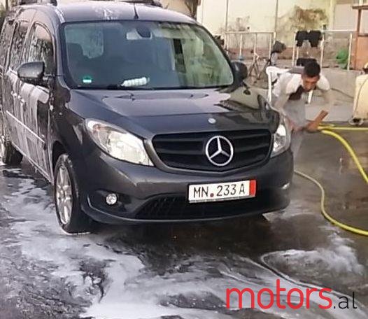 2012' Mercedes-Benz Mb photo #1