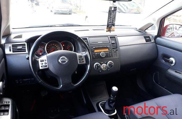 2009' Nissan Tiida photo #2