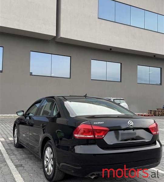 2012' Volkswagen Passat photo #5