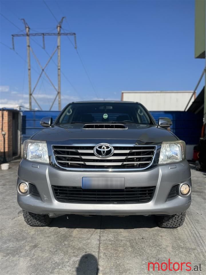 2015' Toyota Hilux photo #1