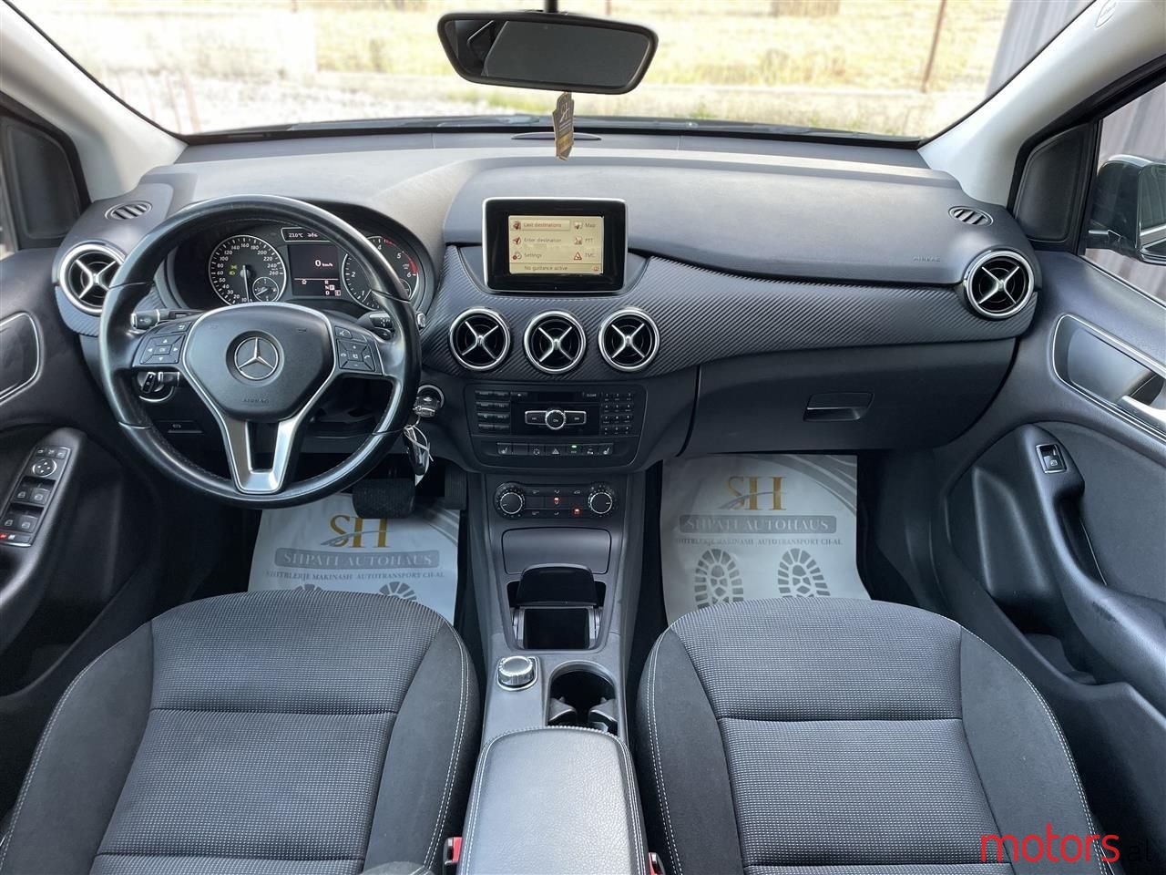 2013' Mercedes-Benz B 200 photo #4