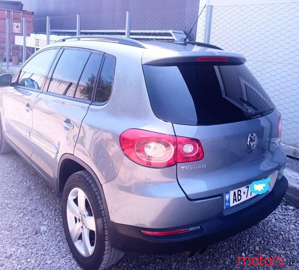 2009' Volkswagen Tiguan photo #1