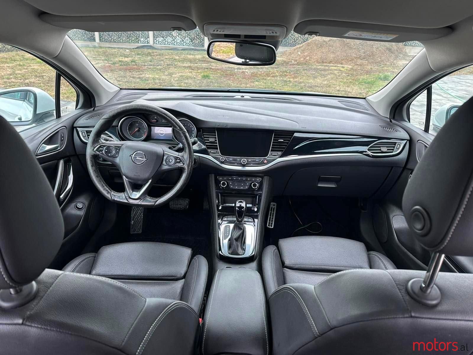 2020' Opel Astra photo #6