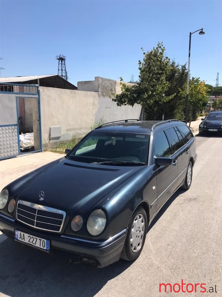 1998' Mercedes-Benz E 200 photo #1