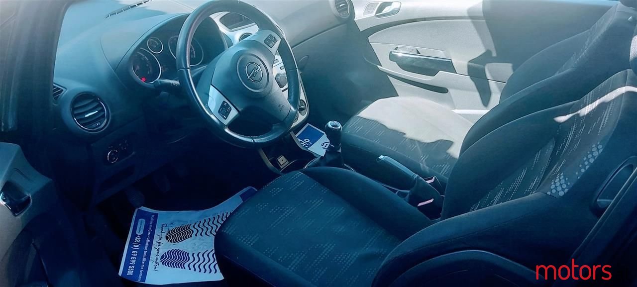 2012' Opel Corsa photo #3