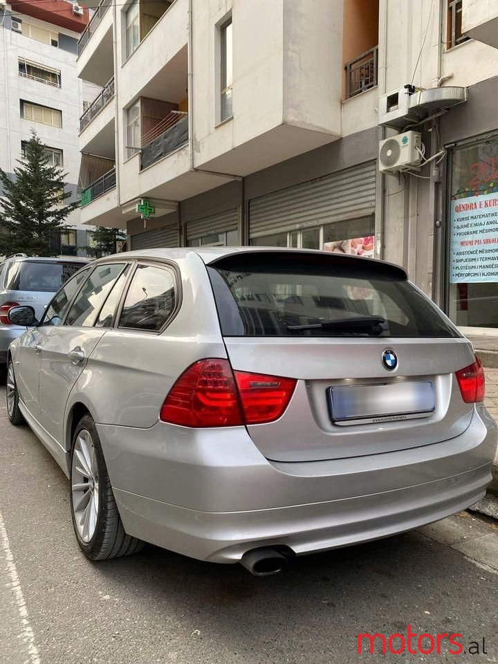 2010' BMW 320 photo #3