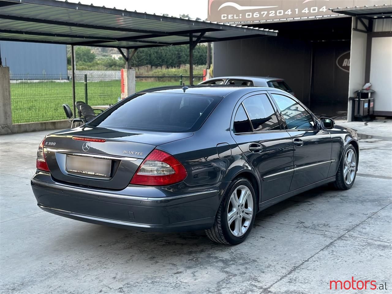 2009' Mercedes-Benz E 300 photo #3