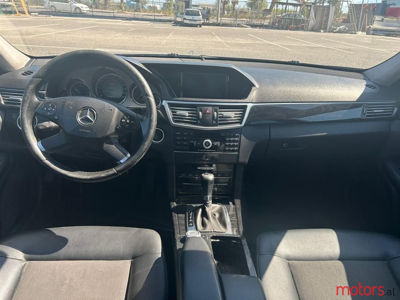 2011' Mercedes-Benz 220 photo #3