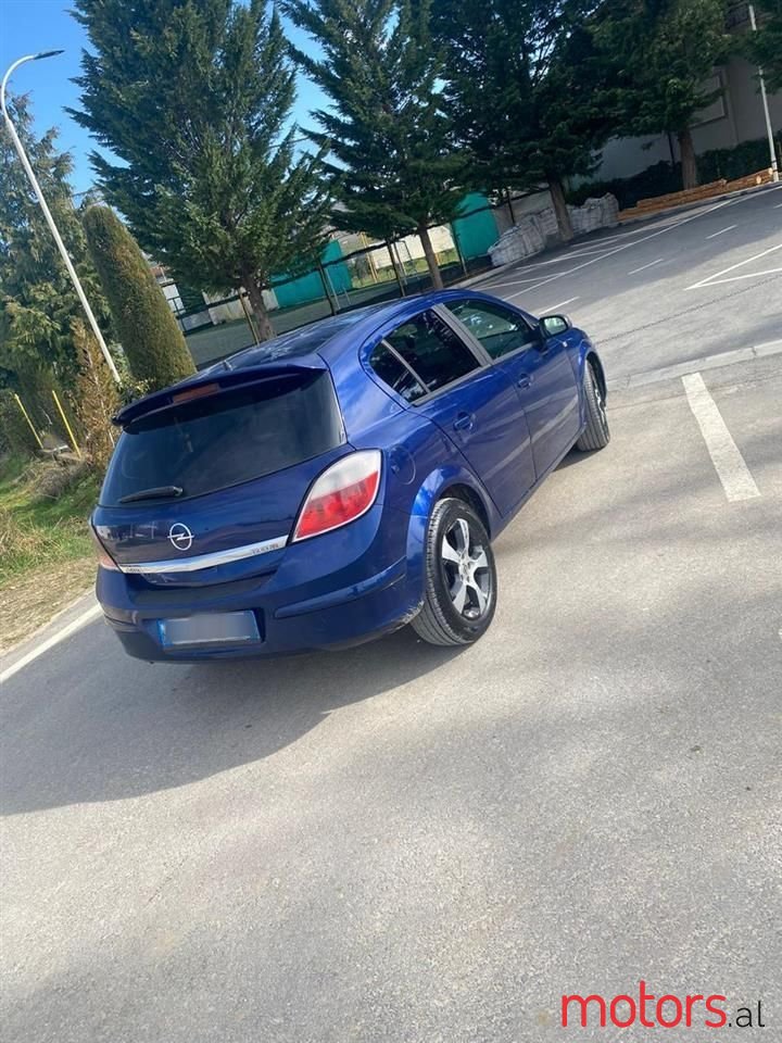 2004' Opel Astra photo #4