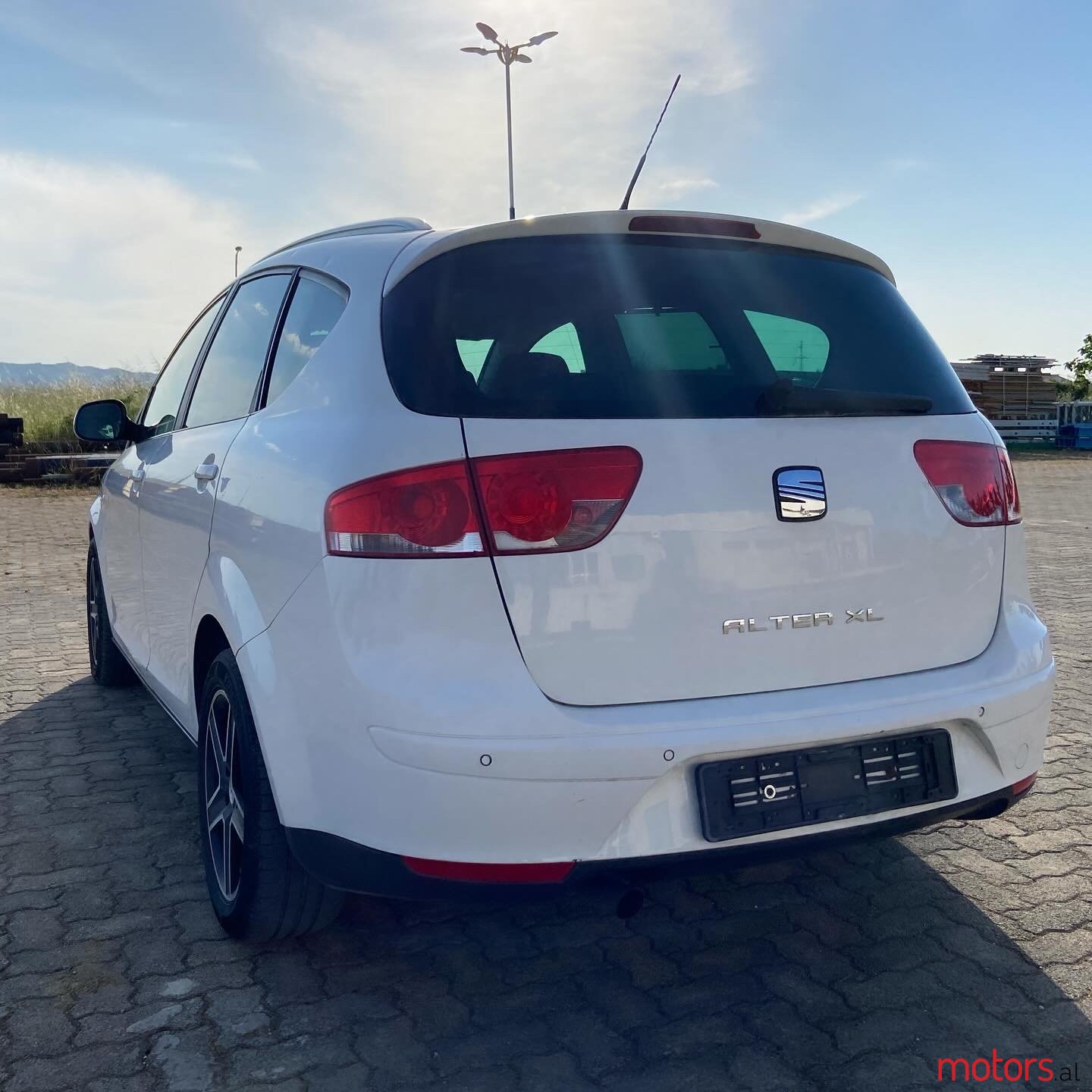 2011' SEAT Altea XL photo #3