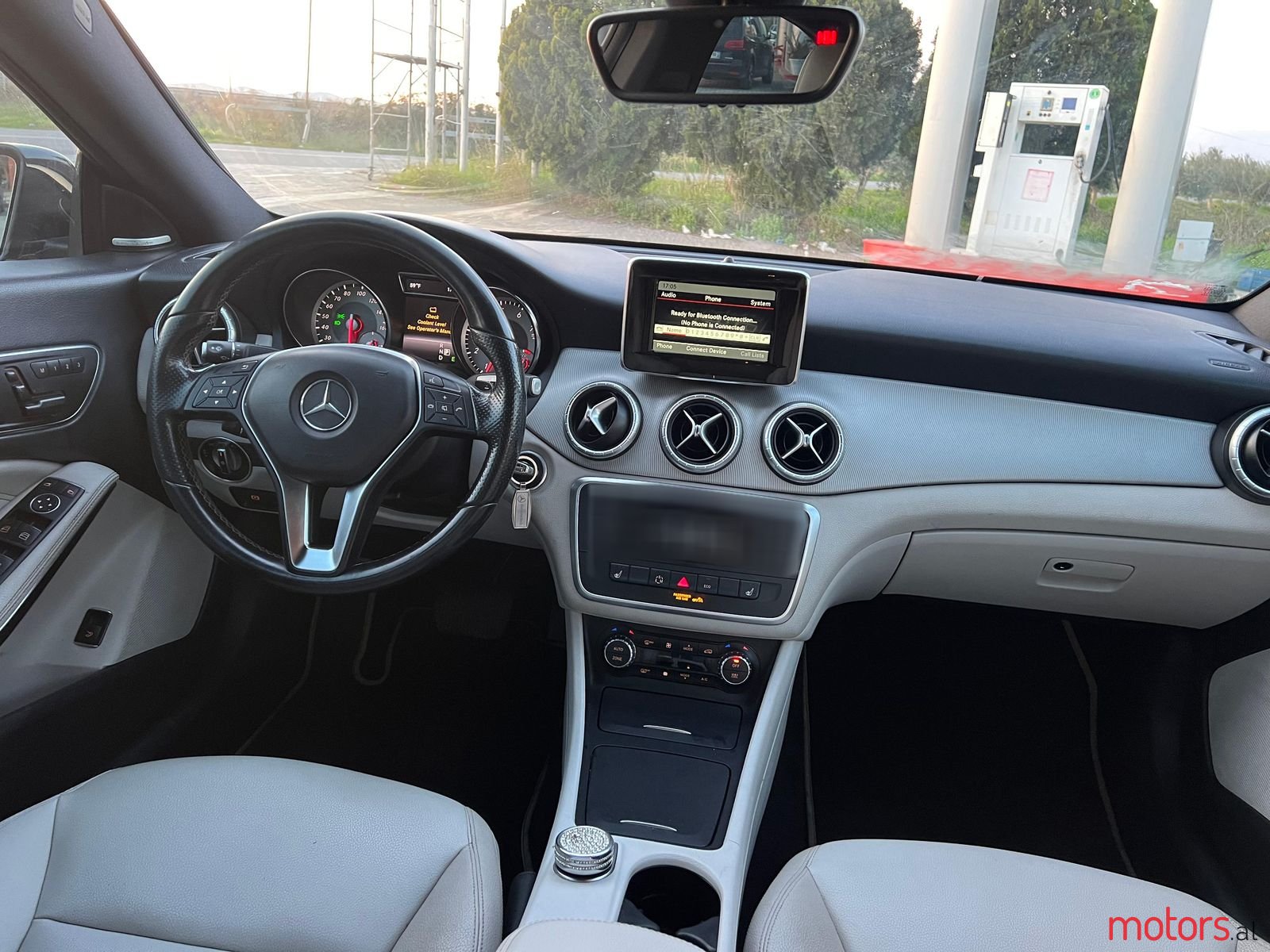 2014' Mercedes-Benz CLA 250 photo #3