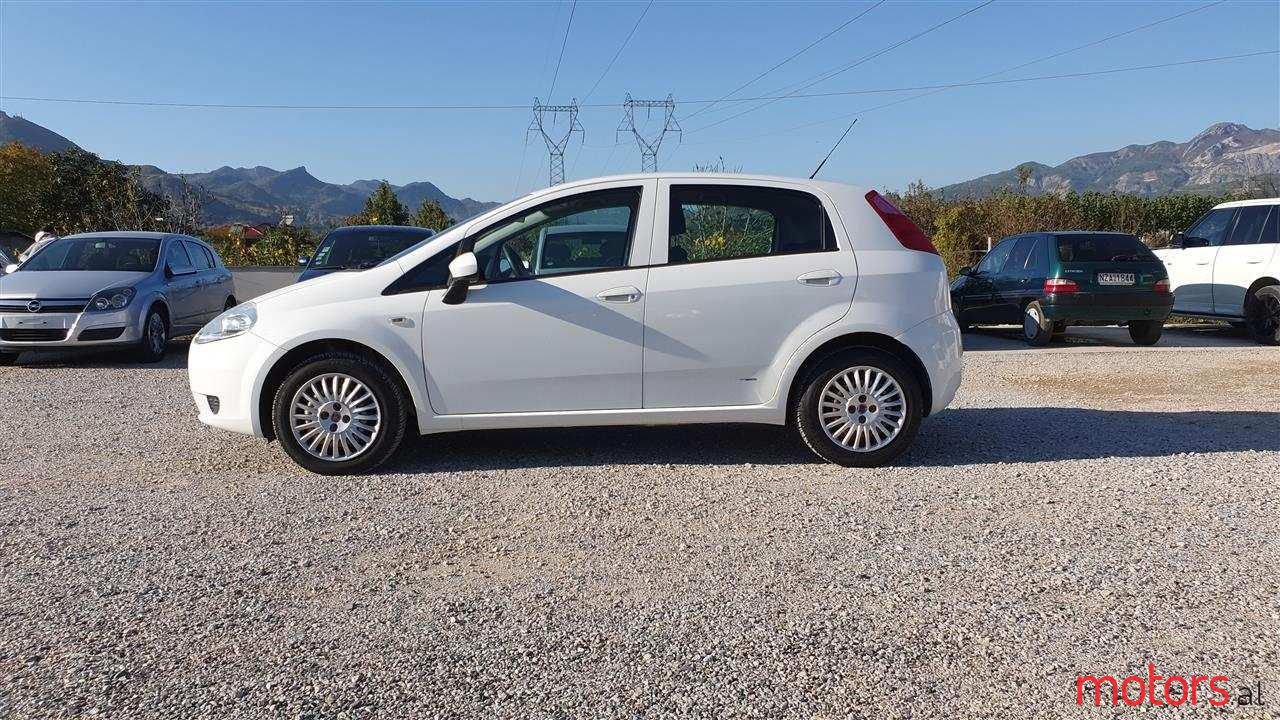 2009' Fiat Punto Evo photo #6