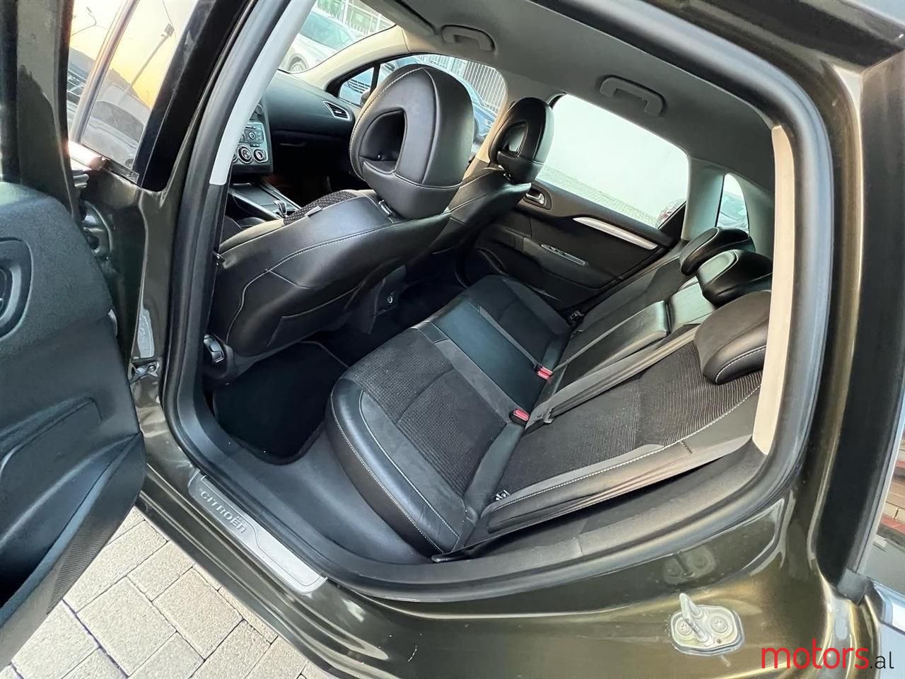 2012' Citroen C4 photo #6