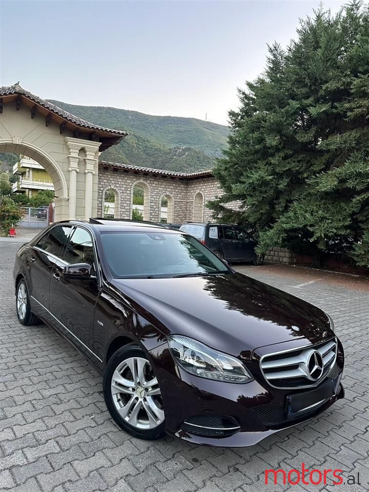 2010' Mercedes-Benz E 350 photo #3