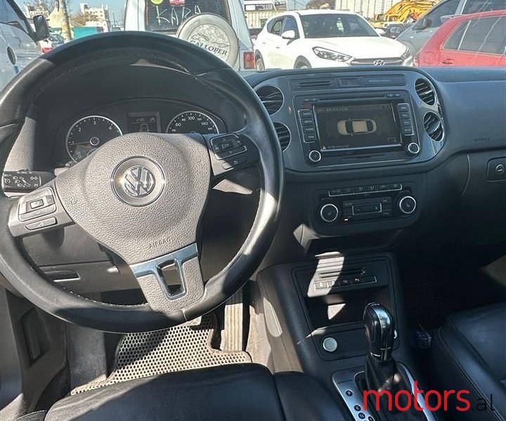 2013' Volkswagen Tiguan photo #4