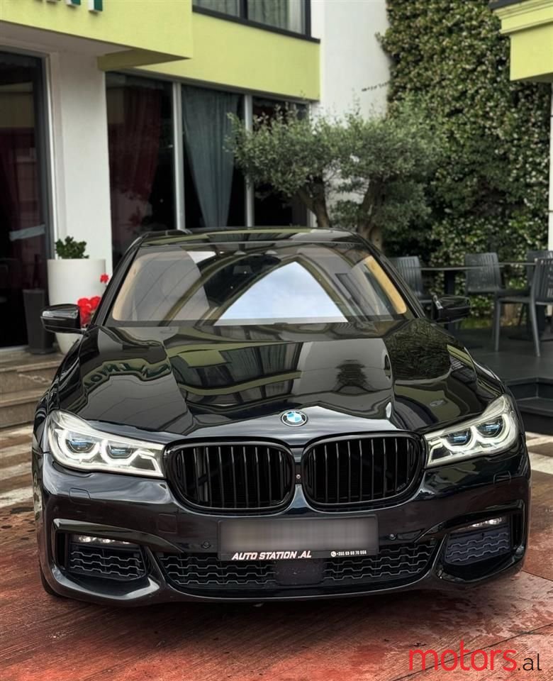 2017' BMW 740 photo #5
